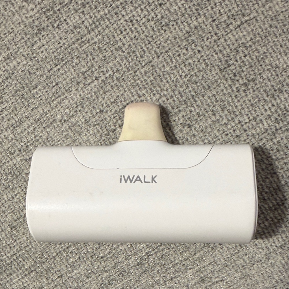 iWALK White Portable Charger y.